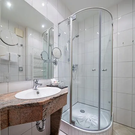 Hotel Altstadthotel Der Patrizier Řezno