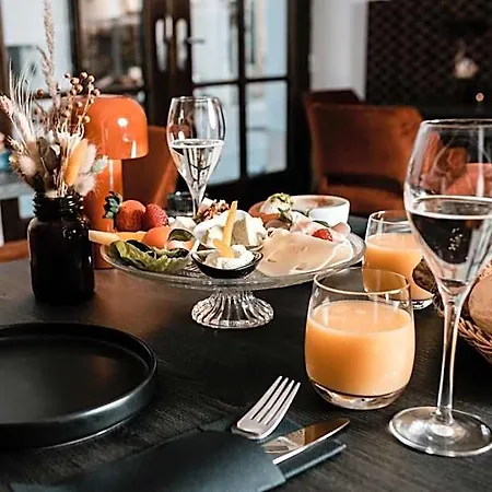 فندق Altstadthotel Der Patrizier 4*